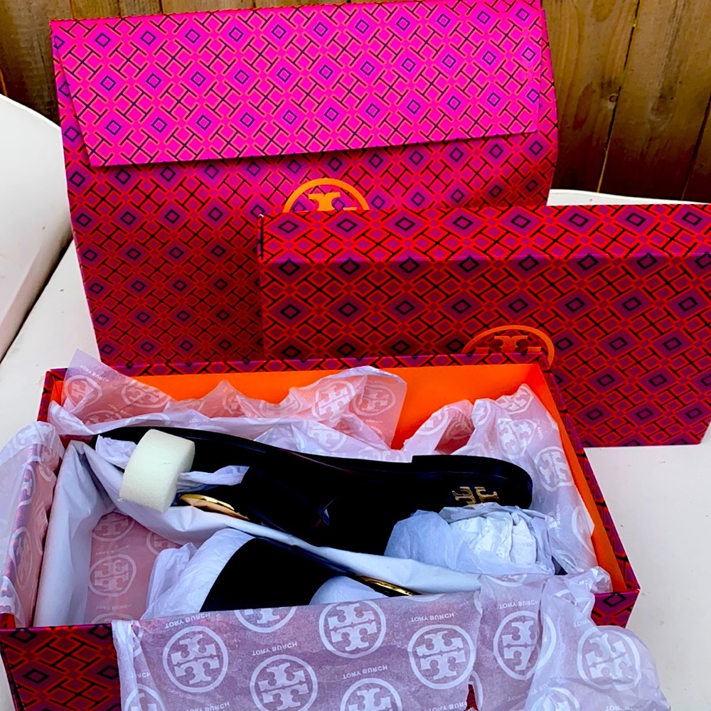 Brand New Tory Burch Leather Sandal